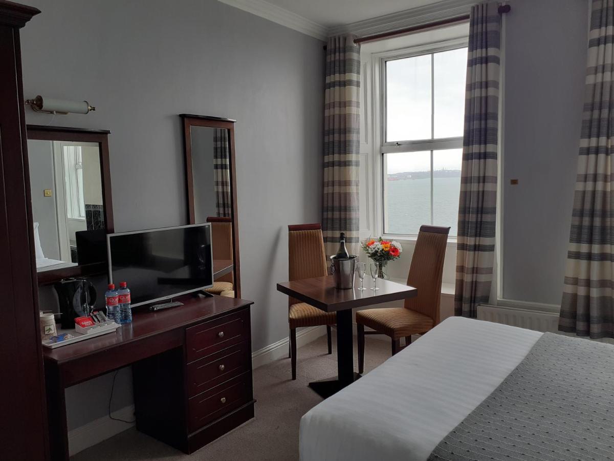 Commodore Hotel Cobh Exteriér fotografie