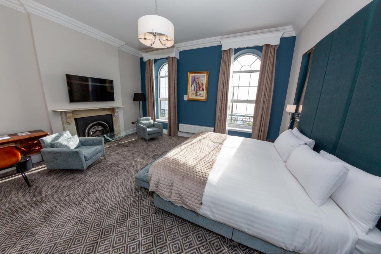 Commodore Hotel Cobh Exteriér fotografie