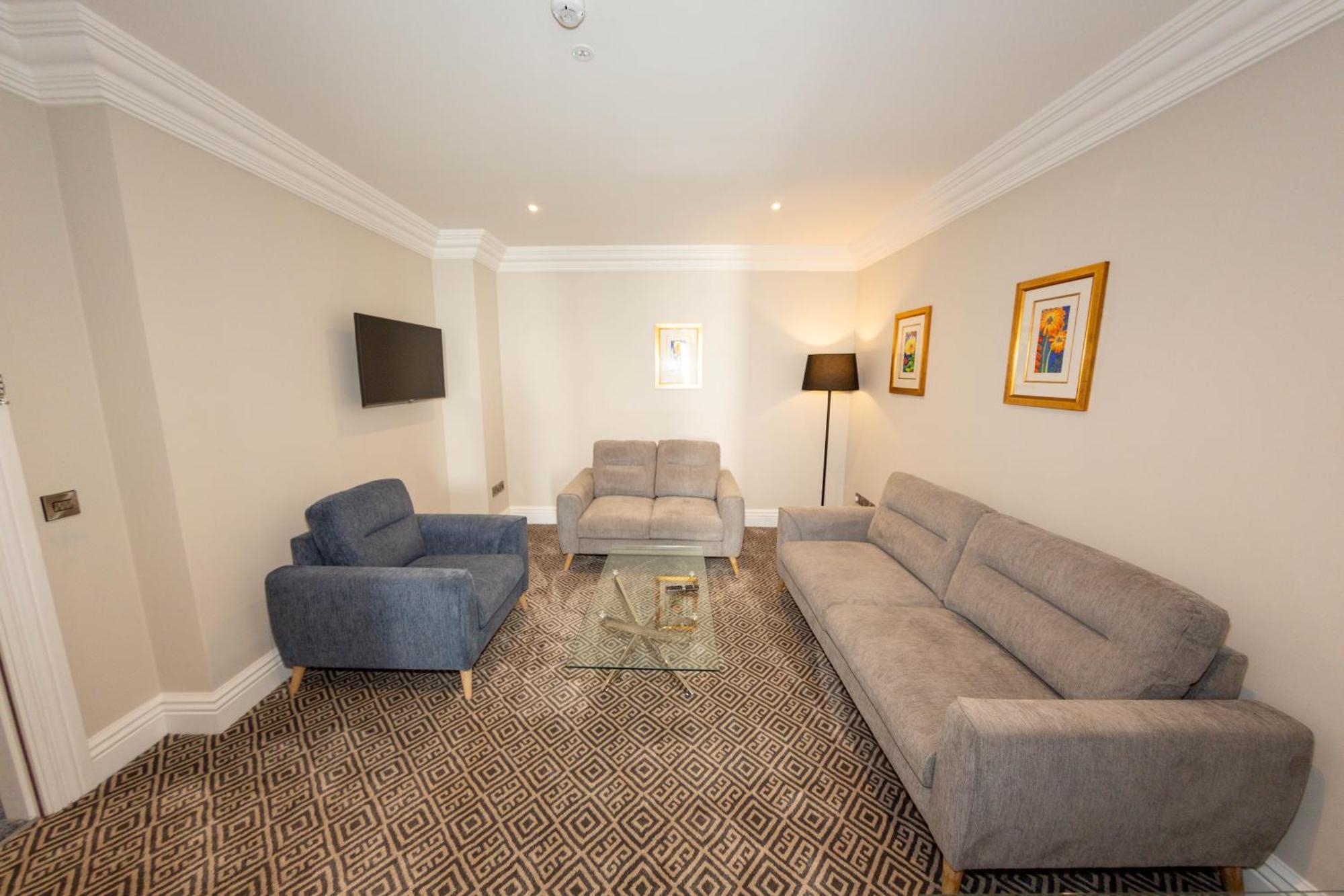 Commodore Hotel Cobh Exteriér fotografie