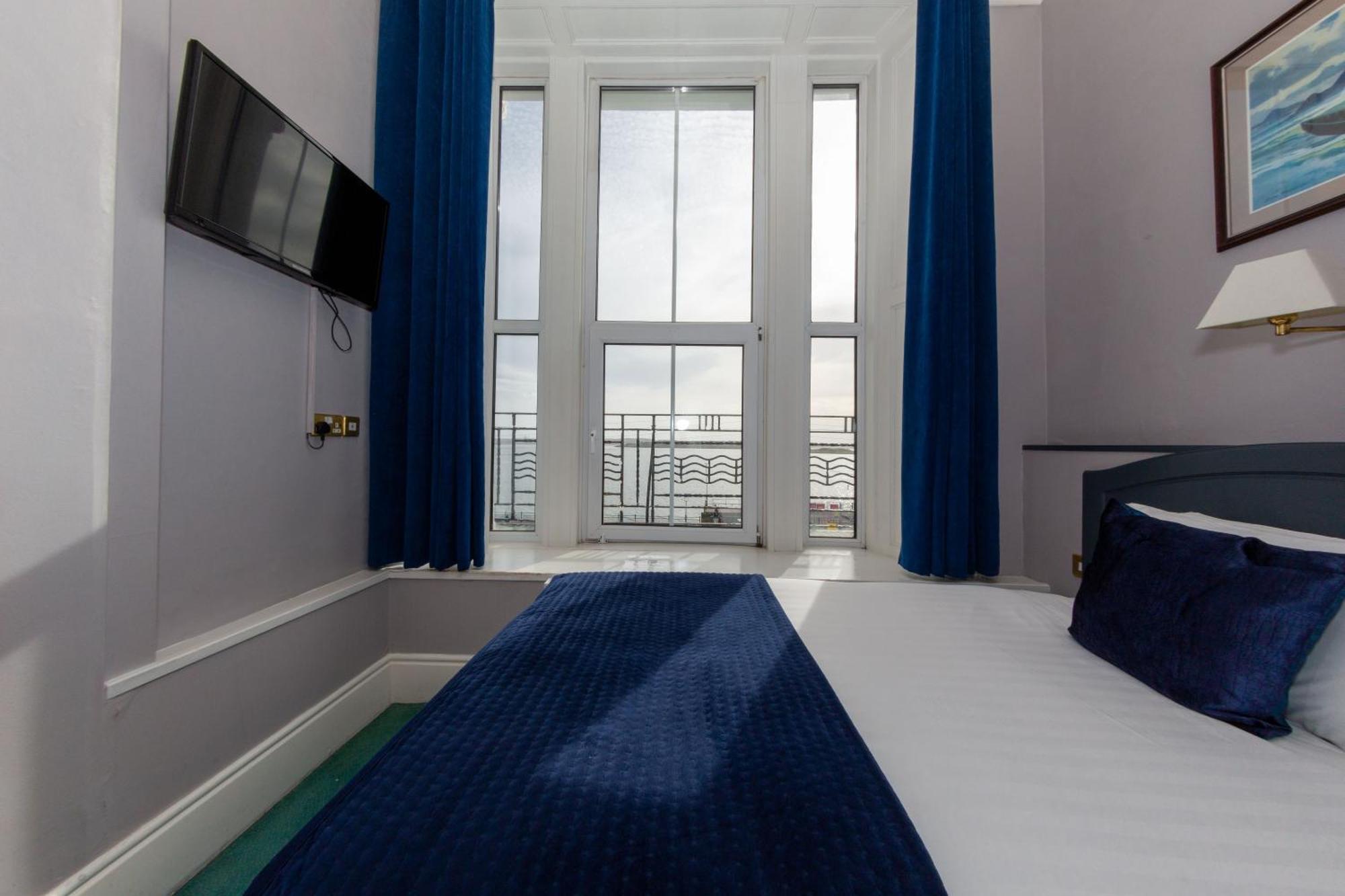 Commodore Hotel Cobh Exteriér fotografie