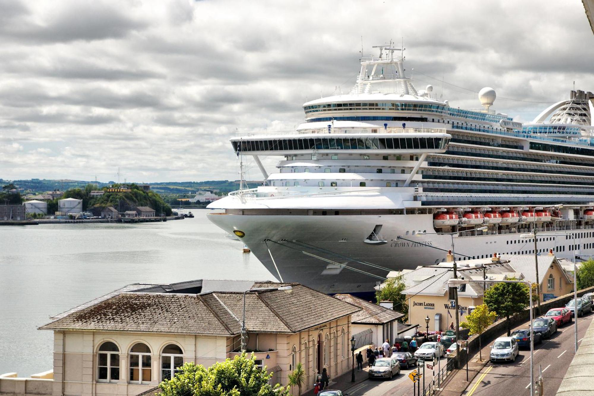 Commodore Hotel Cobh Exteriér fotografie