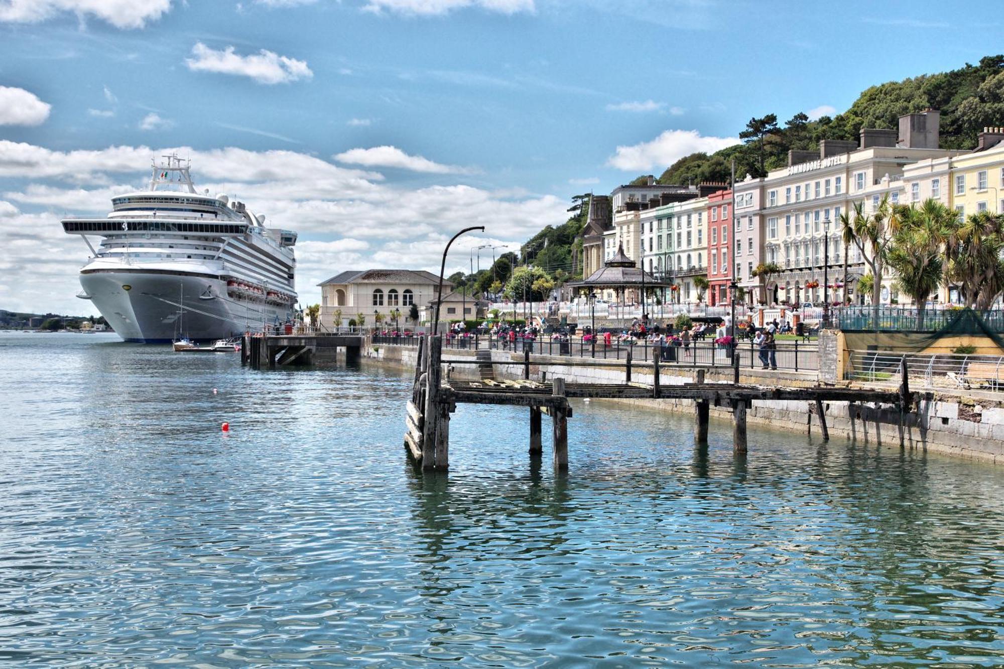 Commodore Hotel Cobh Exteriér fotografie