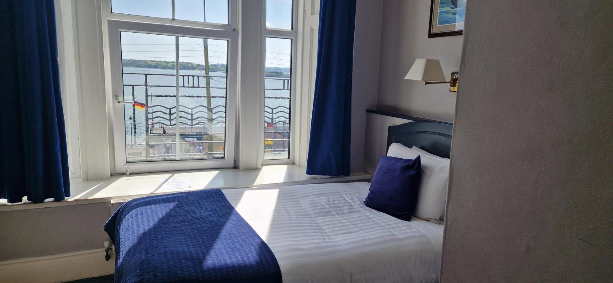 Commodore Hotel Cobh Exteriér fotografie