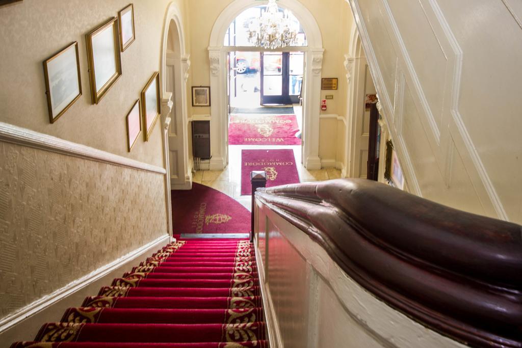 Commodore Hotel Cobh Exteriér fotografie