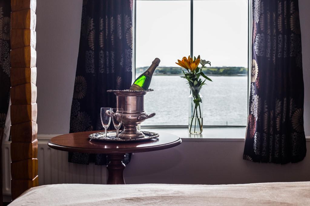 Commodore Hotel Cobh Exteriér fotografie